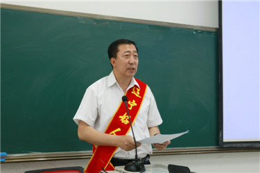 杨东文1.jpg