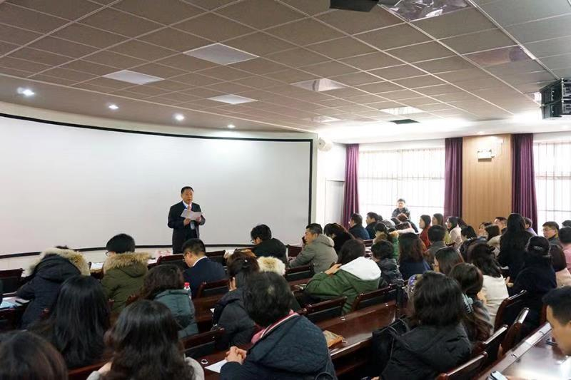 我校承办2019年全国导游资格考试（辽宁考区） 现场考试 (2).jpg